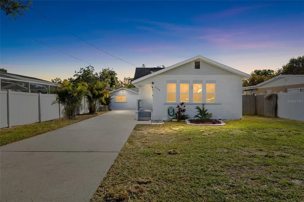 2606 W Henry Avenue Tampa FL 33614
