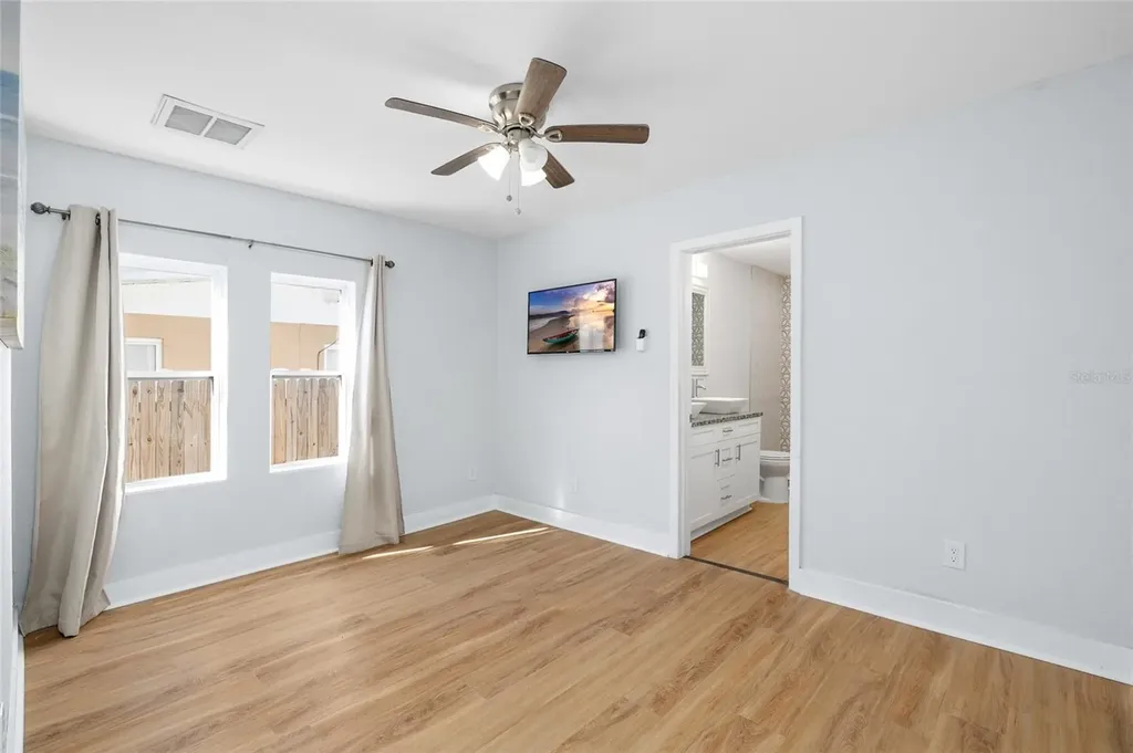 2606 W Henry Avenue Tampa FL 33614