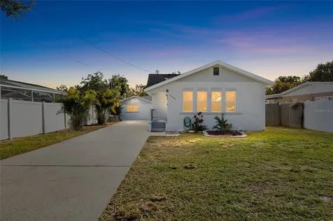 2606 W Henry Avenue Tampa FL 33614