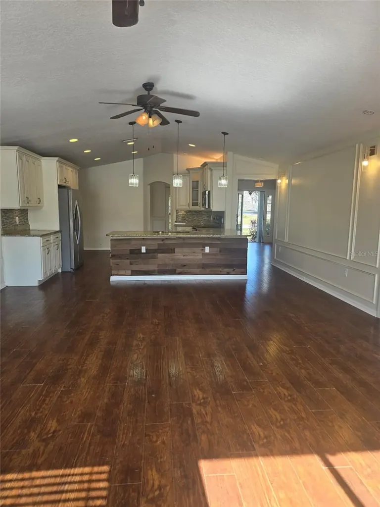 671 W Cadillac Drive Altamonte Springs FL 32714