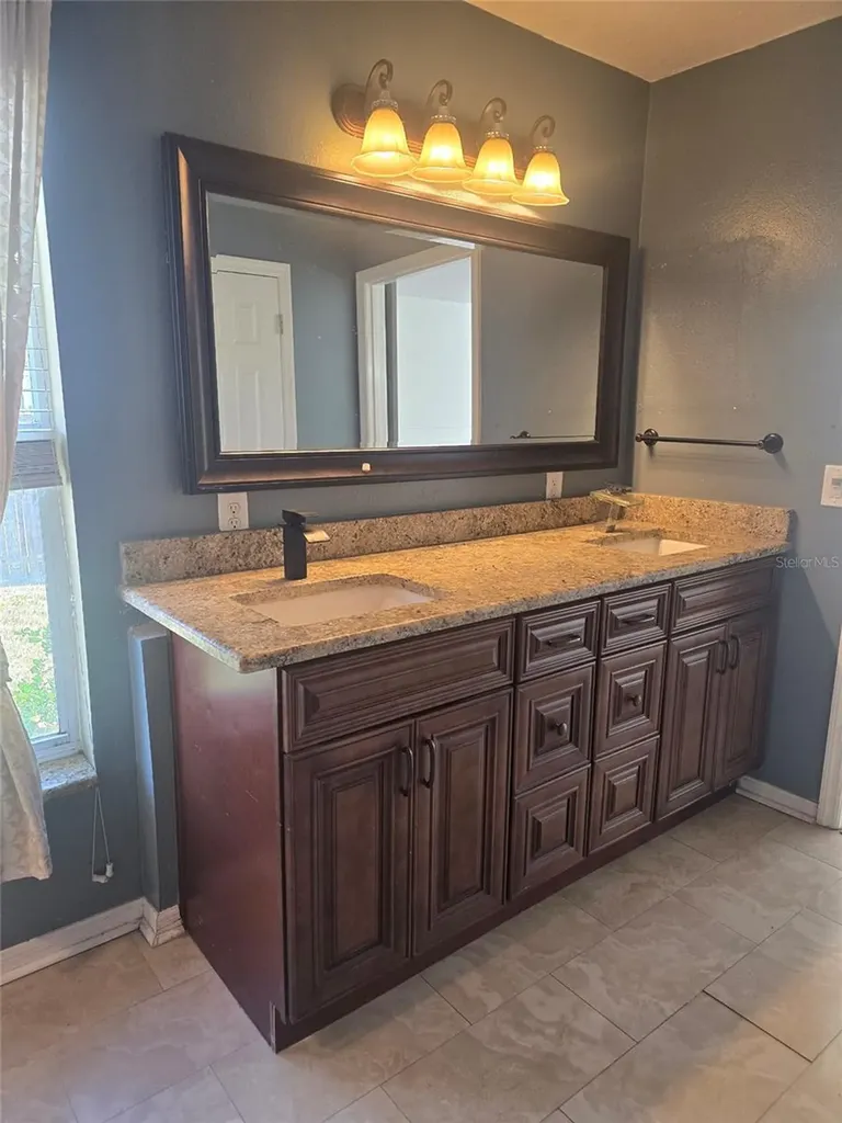 671 W Cadillac Drive Altamonte Springs FL 32714