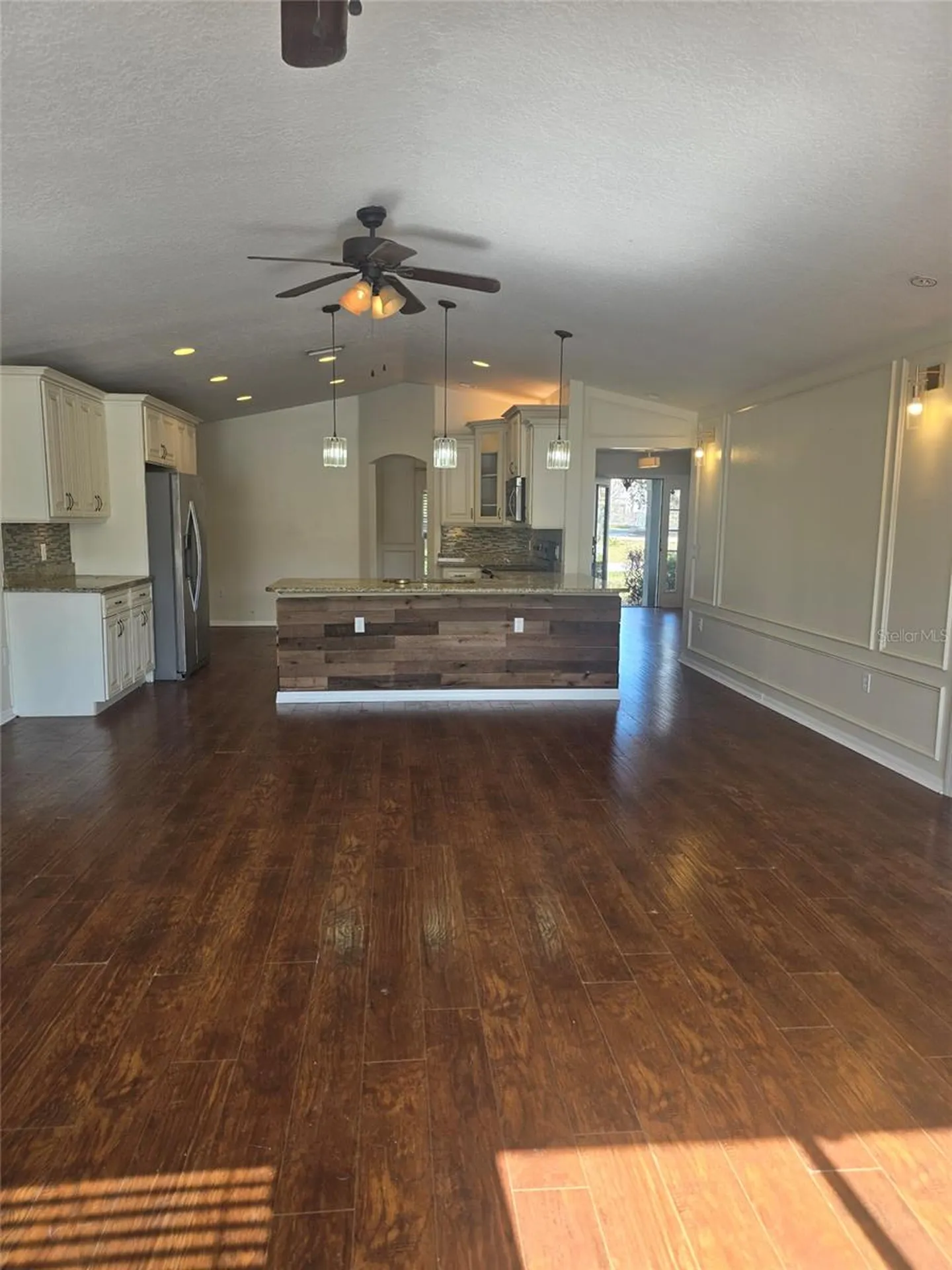 671 W Cadillac Drive Altamonte Springs FL 32714