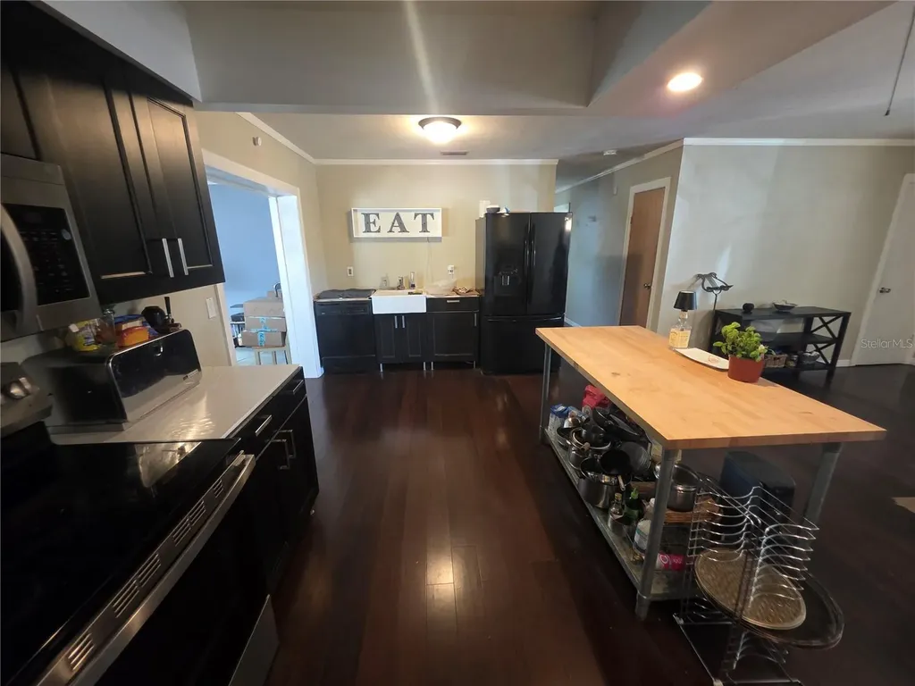1015 Rhodes Avenue Sarasota FL 34237