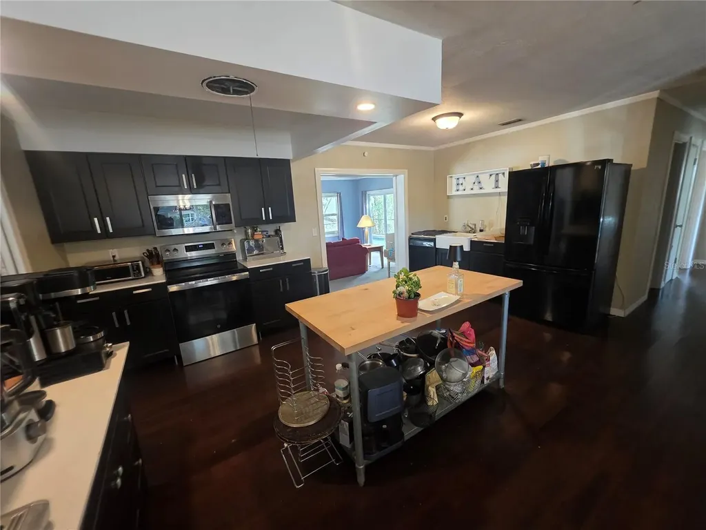 1015 Rhodes Avenue Sarasota FL 34237