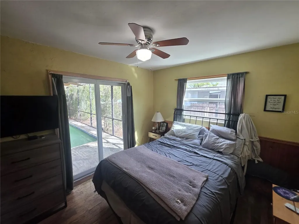 1015 Rhodes Avenue Sarasota FL 34237
