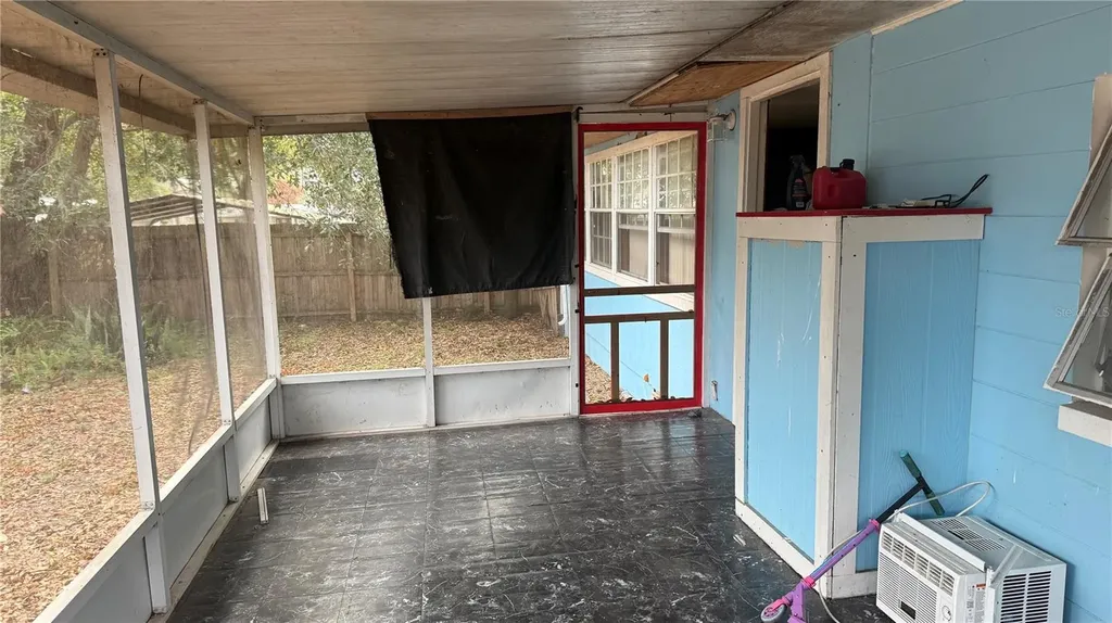 531 Arneson Avenue Auburndale FL 33823