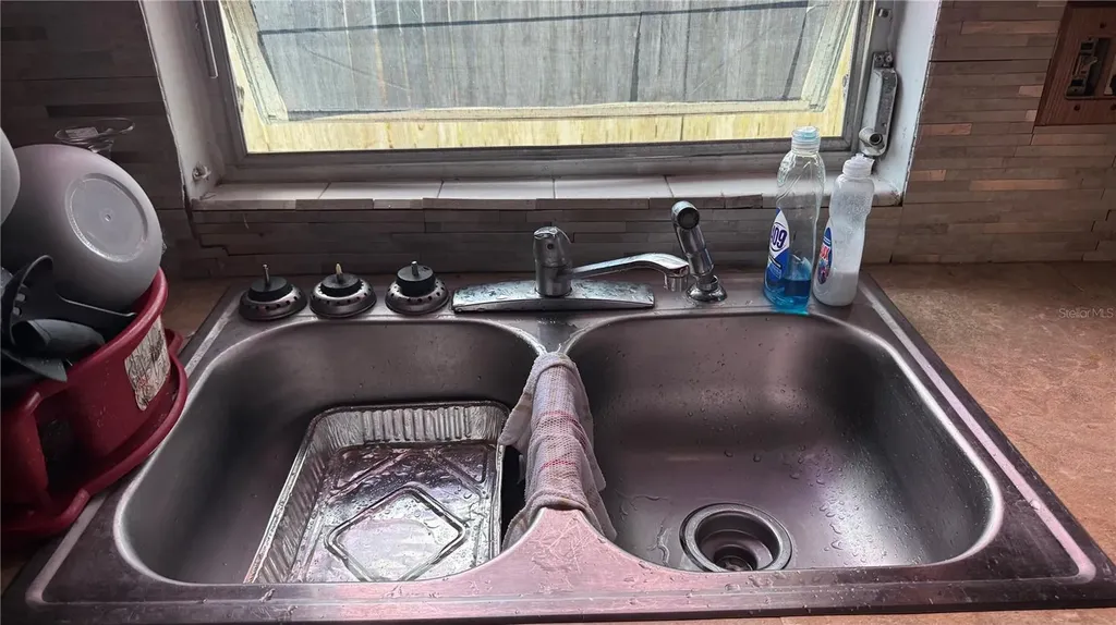 531 Arneson Avenue Auburndale FL 33823