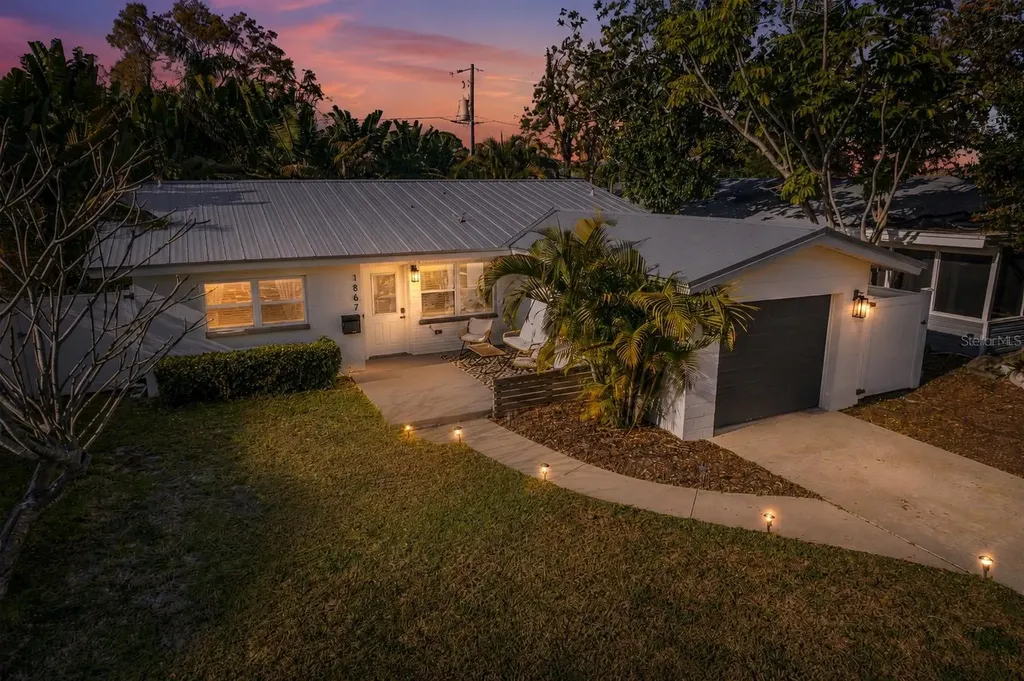 1867 Maryland Avenue NE St Petersburg FL 33703