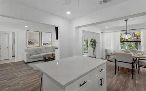 1867 Maryland Avenue NE St Petersburg FL 33703