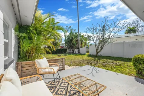 1867 Maryland Avenue NE St Petersburg FL 33703