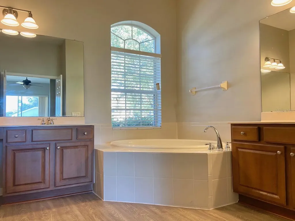 3711 Juneberry Drive Wesley Chapel FL 33543