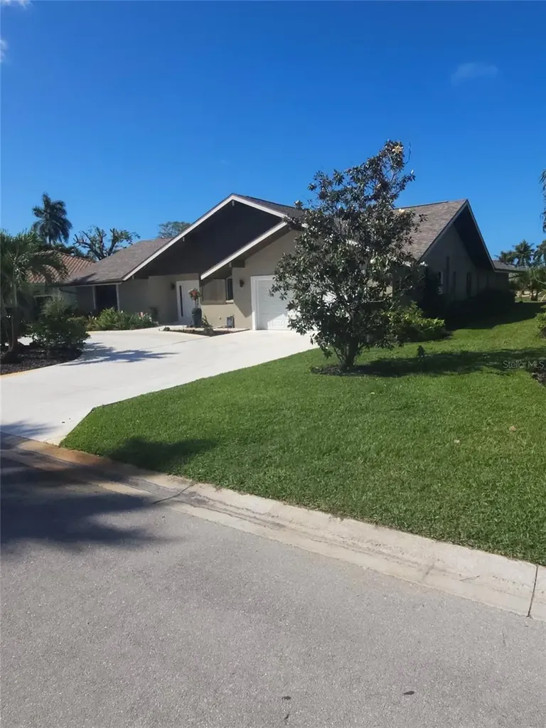 142 Torrey Pines Point Naples FL 34113