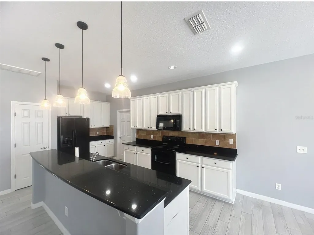 1476 Lexington Avenue Davenport FL 33837