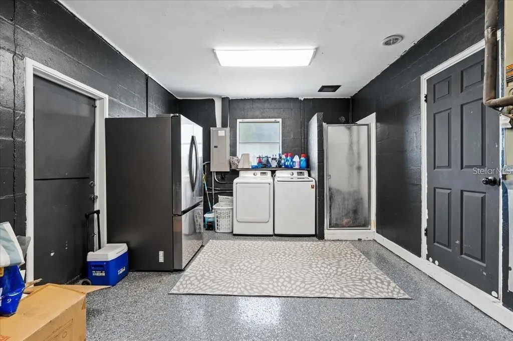 6083 50th Avenue N Kenneth City FL 33709