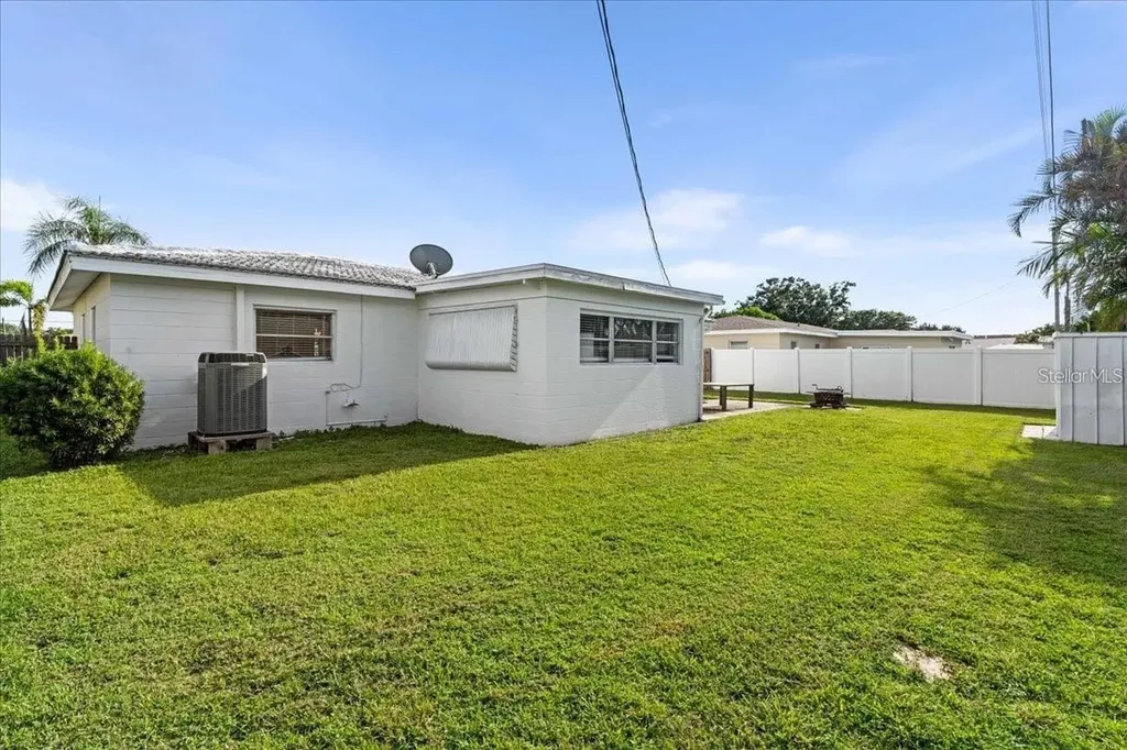 6083 50th Avenue N Kenneth City FL 33709