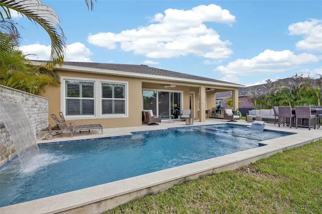 6909 Crestpoint Drive Apollo Beach FL 33572