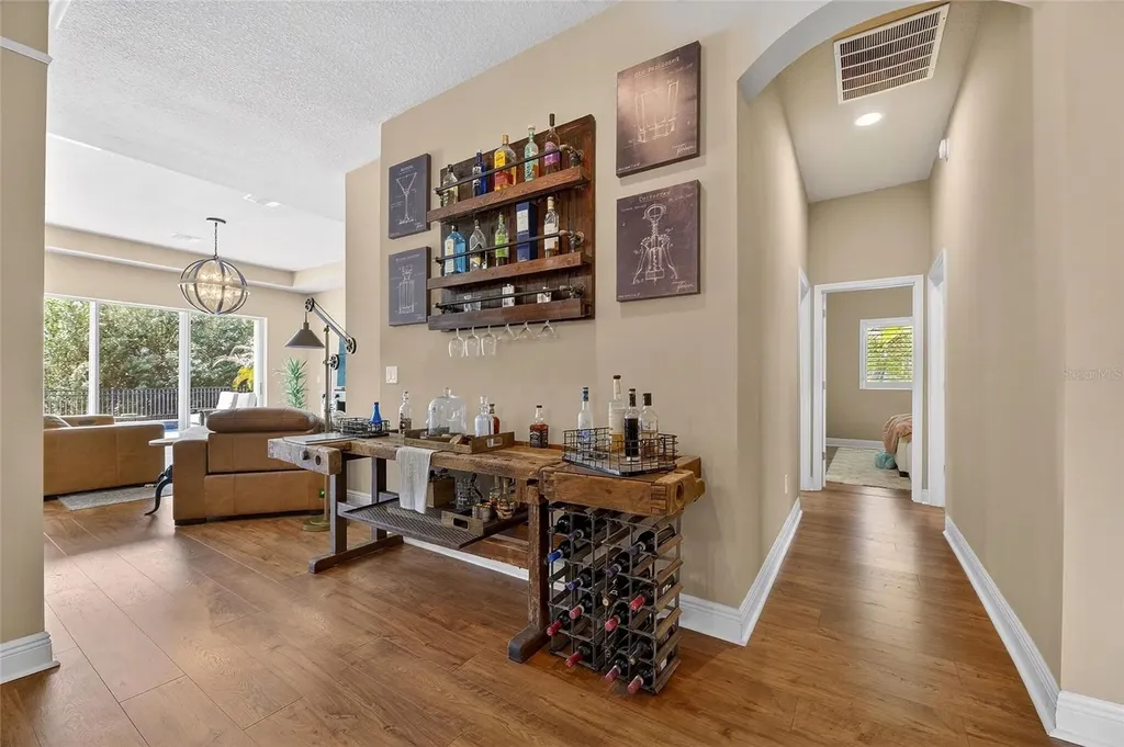 6909 Crestpoint Drive Apollo Beach FL 33572