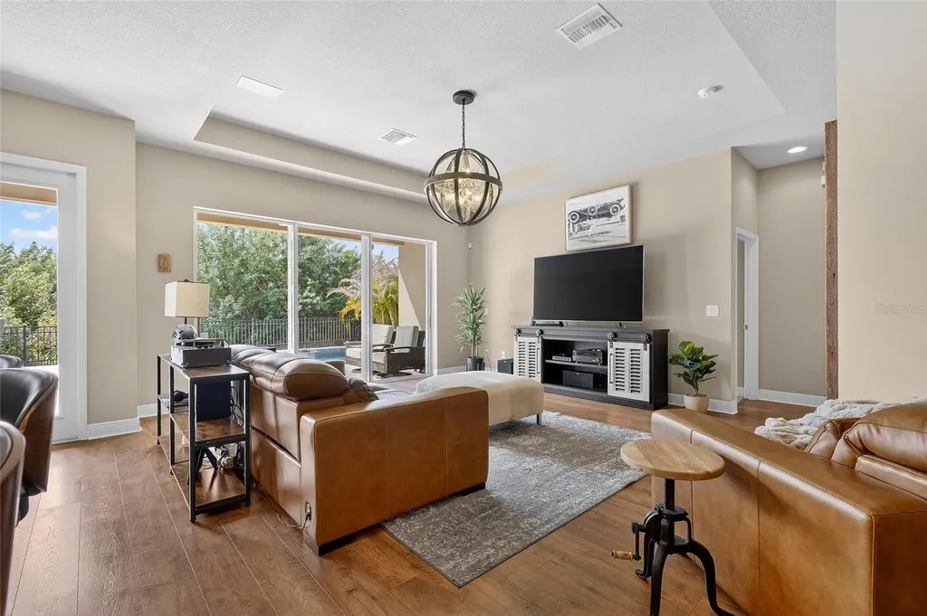6909 Crestpoint Drive Apollo Beach FL 33572