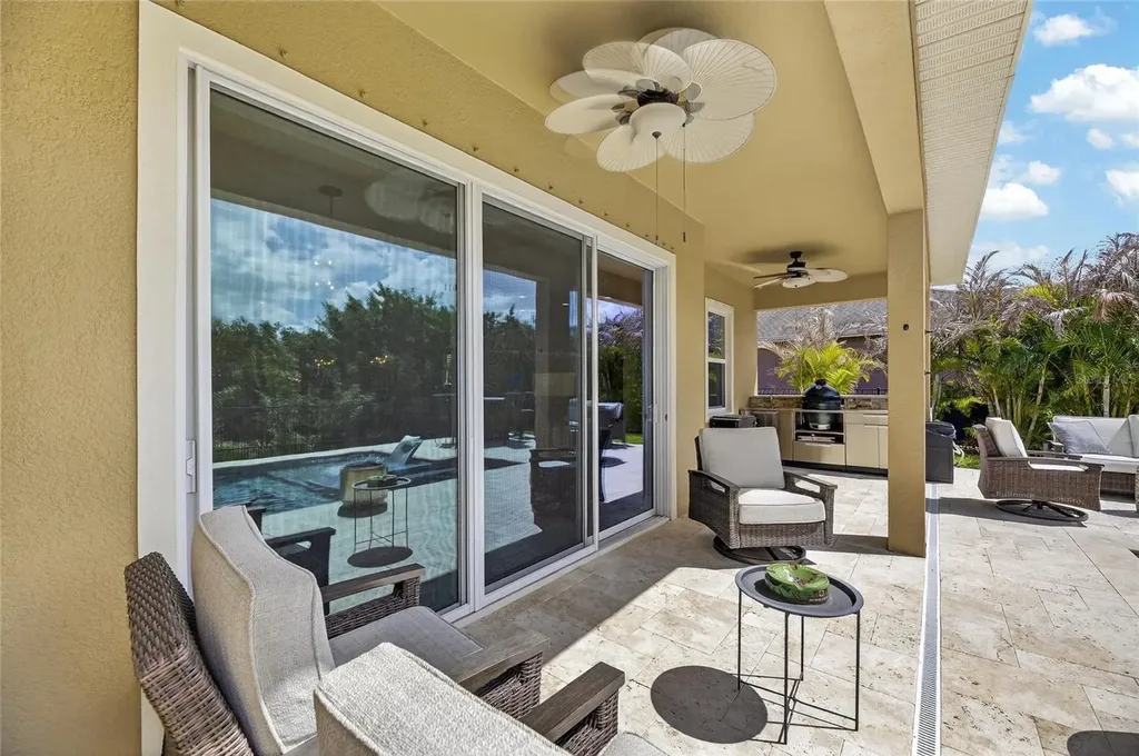 6909 Crestpoint Drive Apollo Beach FL 33572
