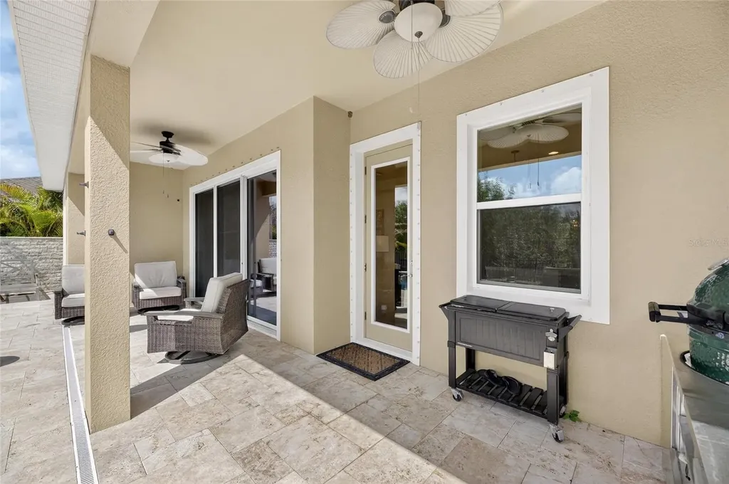 6909 Crestpoint Drive Apollo Beach FL 33572