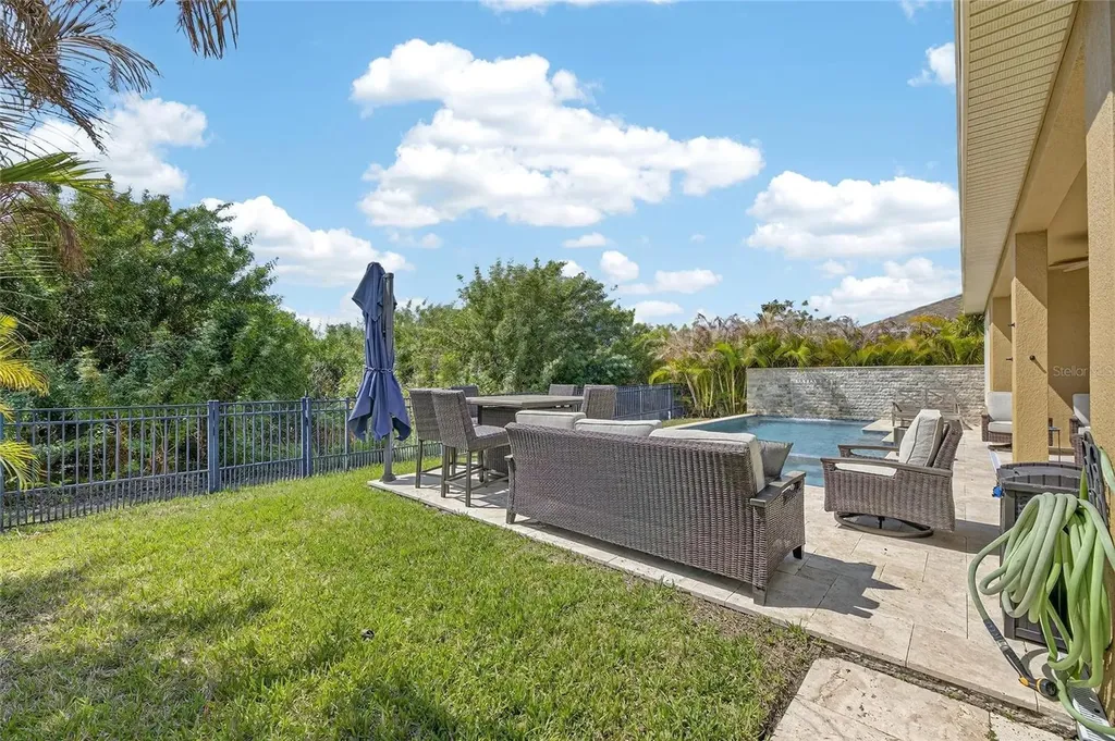6909 Crestpoint Drive Apollo Beach FL 33572
