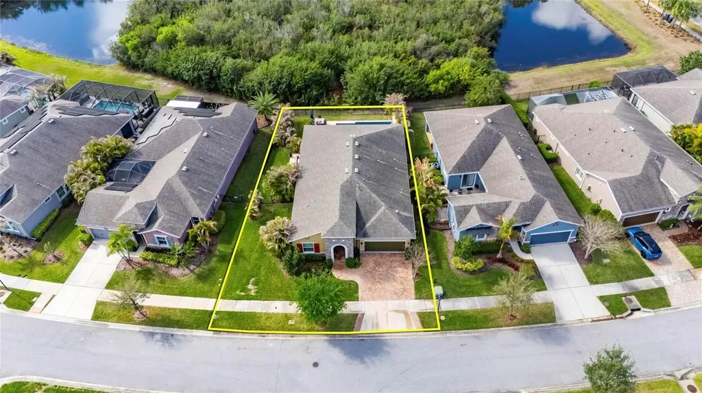 6909 Crestpoint Drive Apollo Beach FL 33572