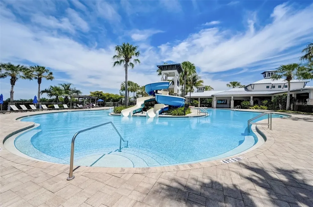 6909 Crestpoint Drive Apollo Beach FL 33572