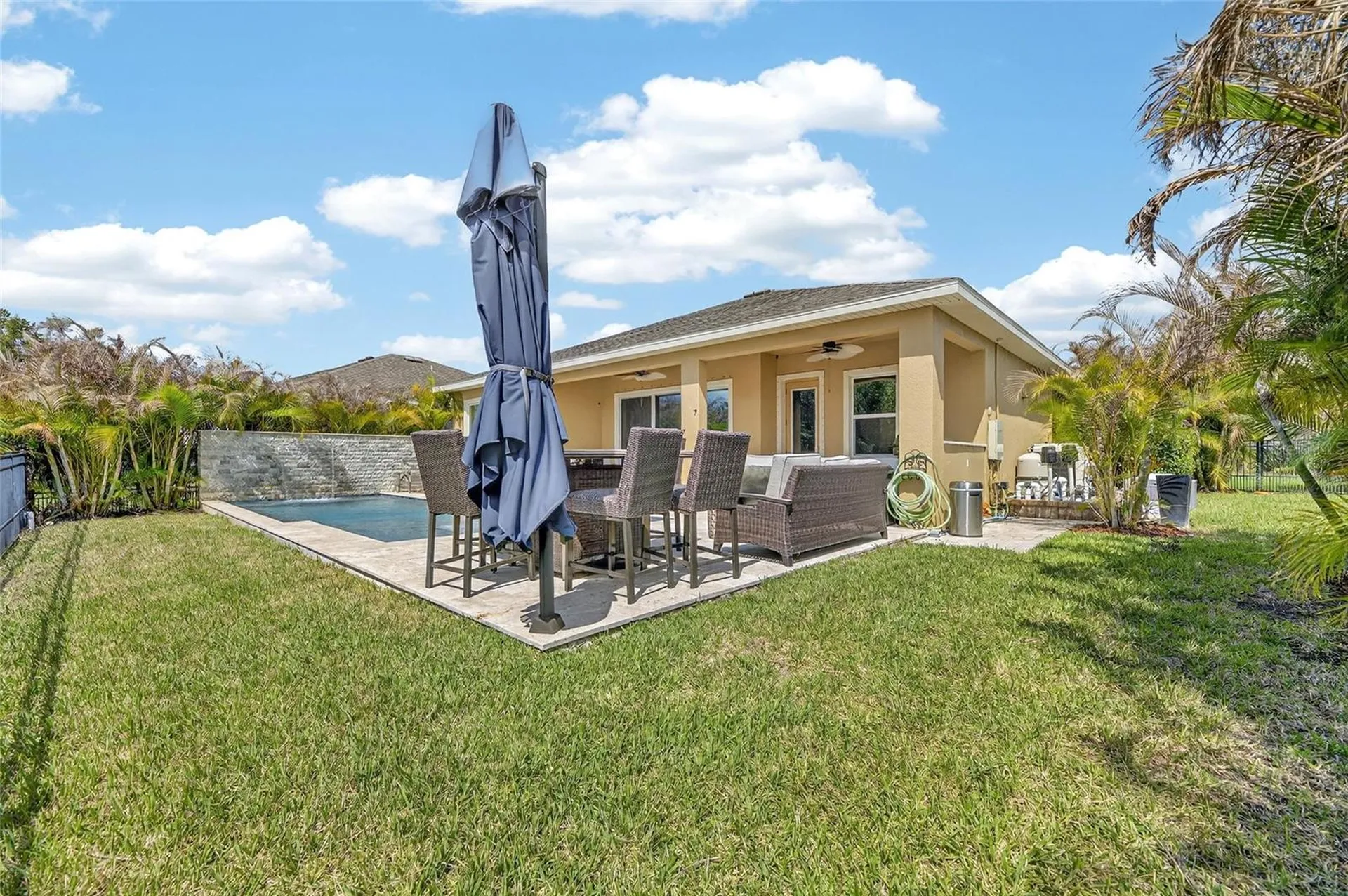 6909 Crestpoint Drive Apollo Beach FL 33572