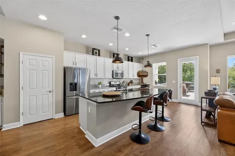 6909 Crestpoint Drive Apollo Beach FL 33572
