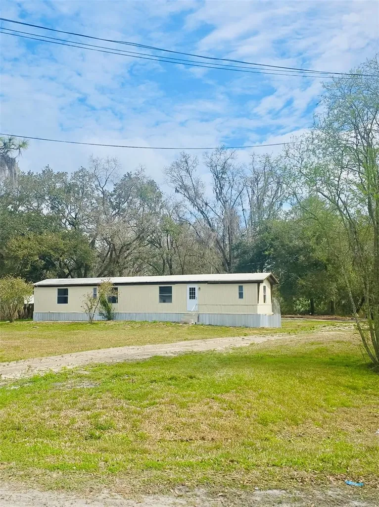 1516 Commercial Place Zephyrhills FL 33540