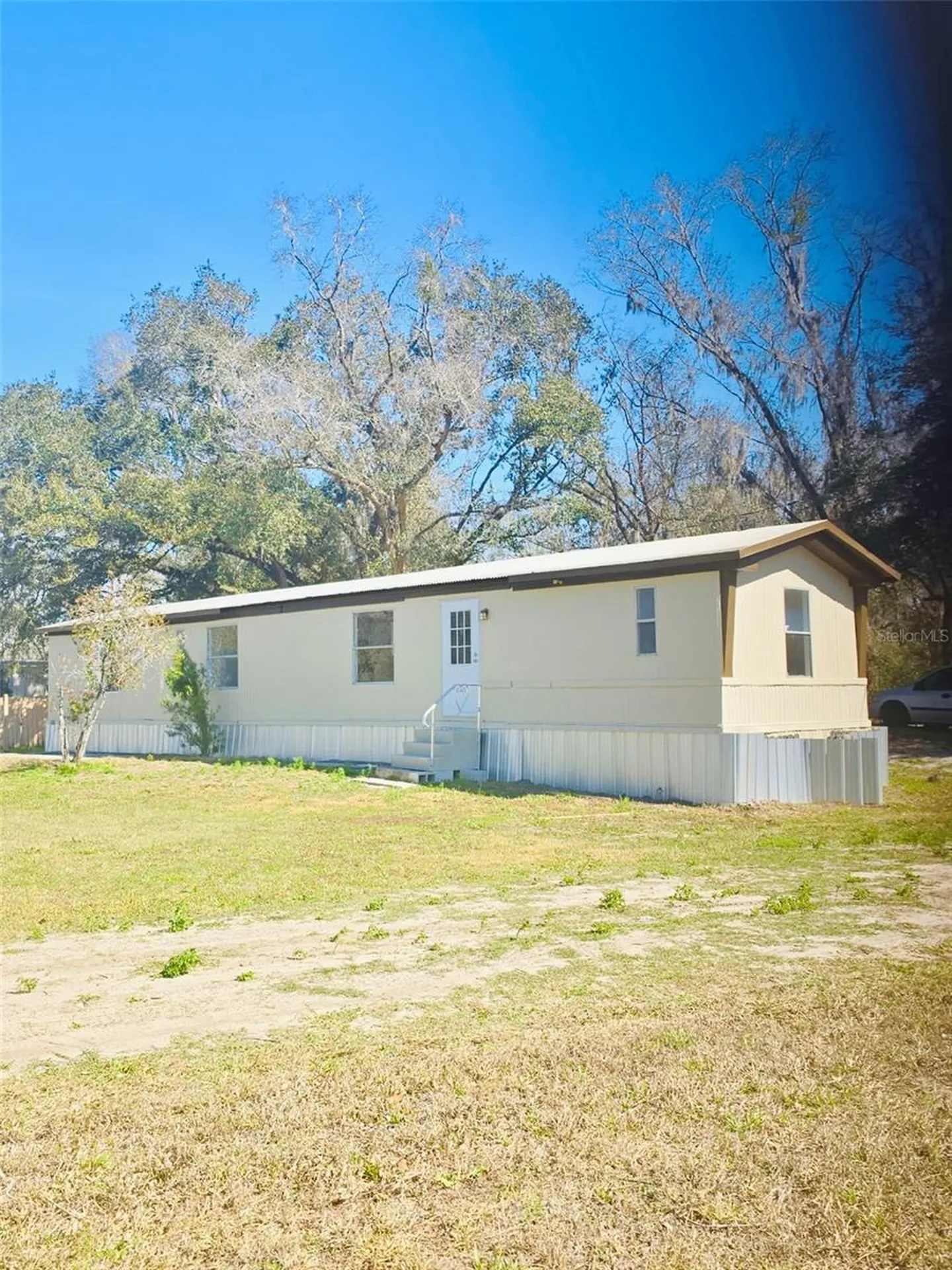 1516 Commercial Place Zephyrhills FL 33540