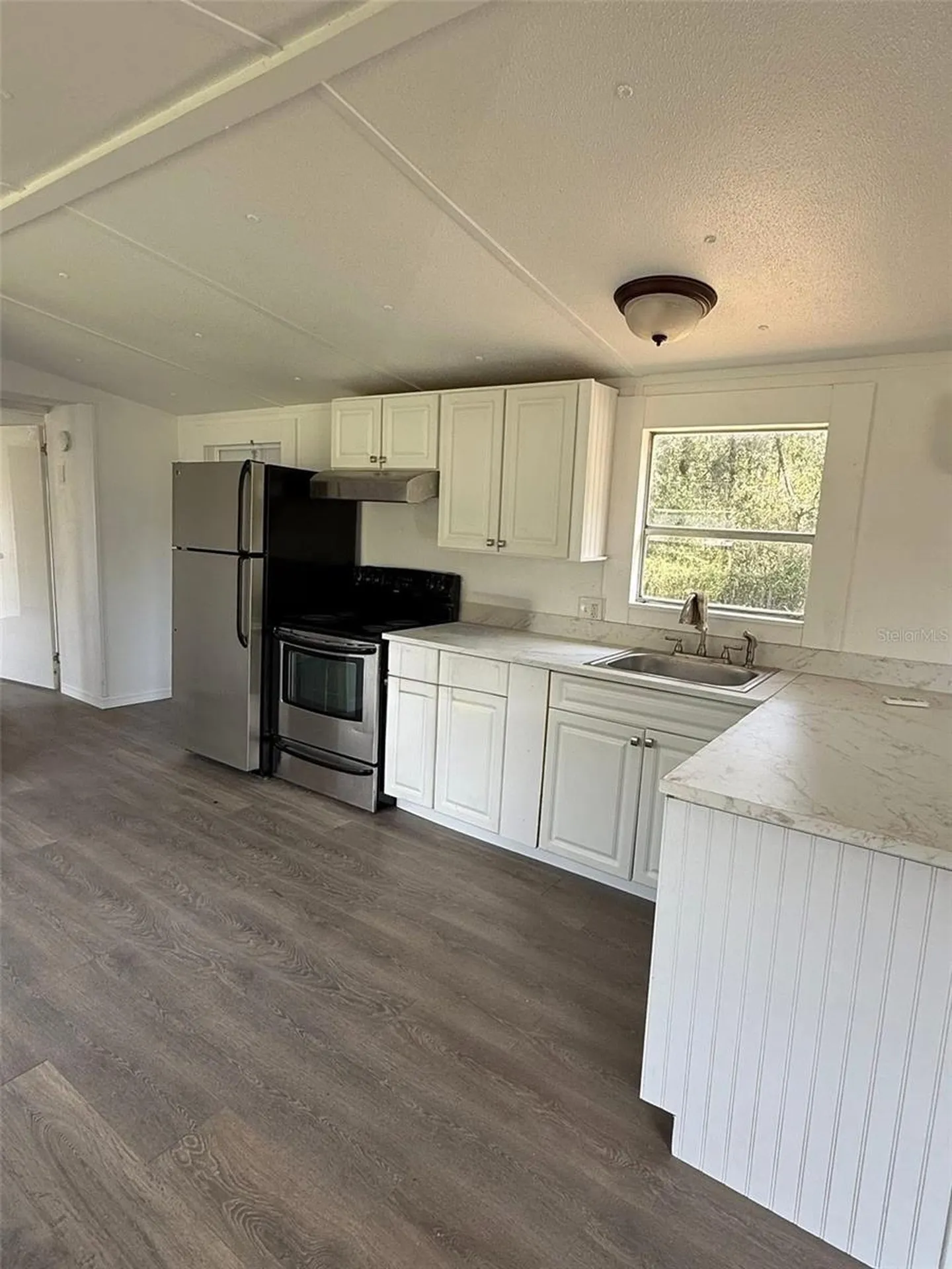1516 Commercial Place Zephyrhills FL 33540