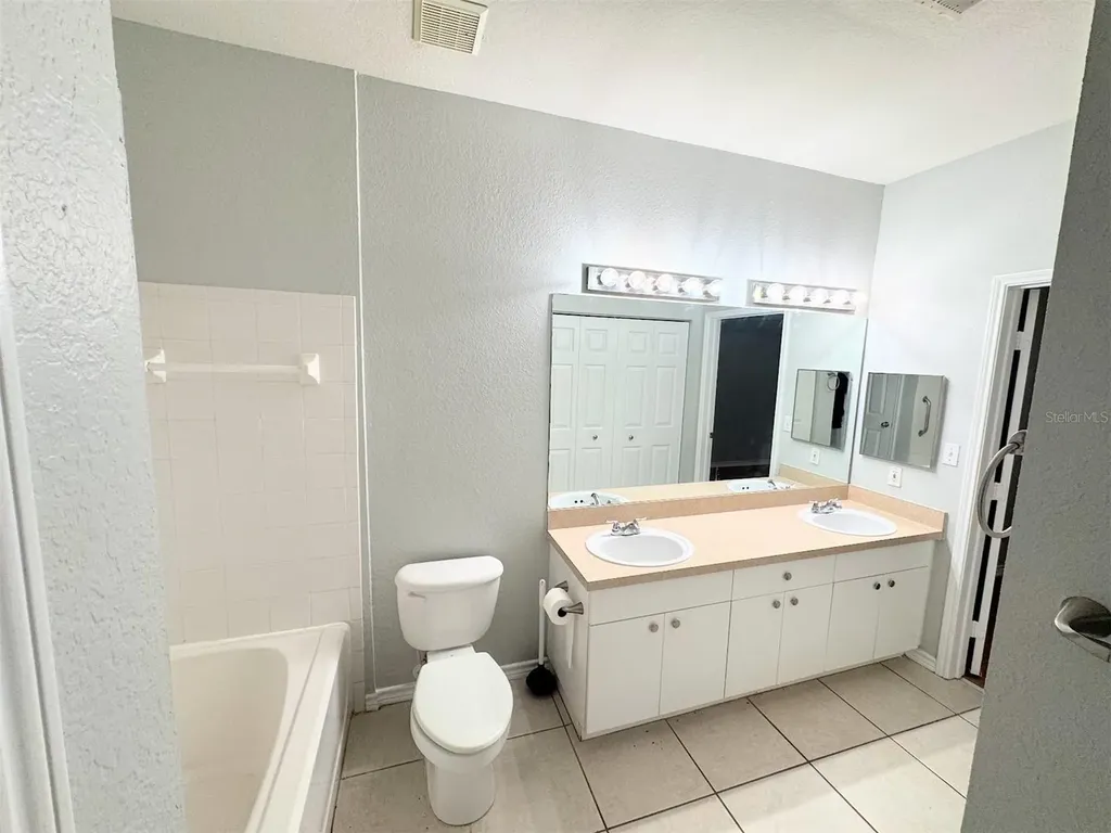 4305 Bayside Village Drive Tampa FL 33615