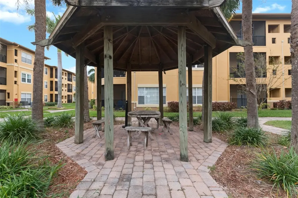 4305 Bayside Village Drive Tampa FL 33615