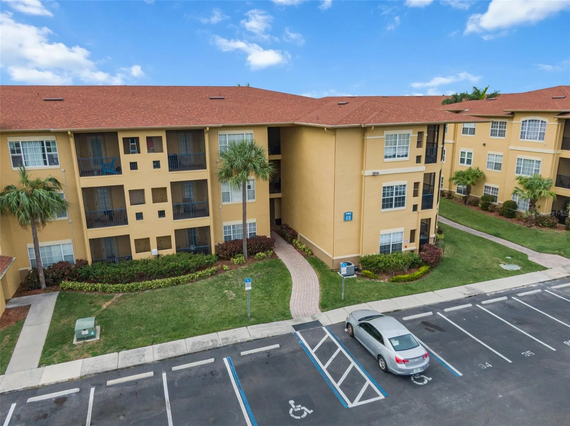 4305 Bayside Village Drive Tampa FL 33615