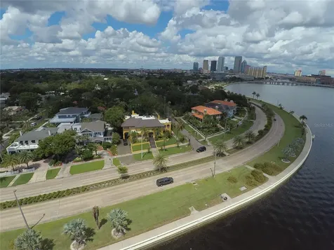 4305 Bayside Village Drive Tampa FL 33615