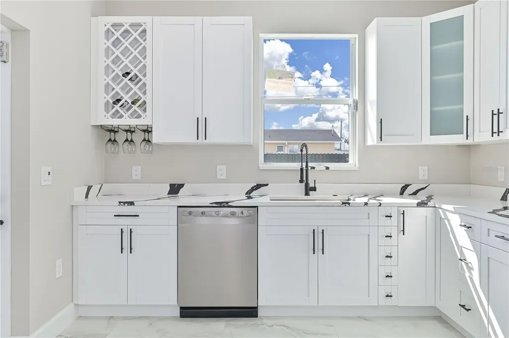 1326 NE 7th Place Cape Coral FL 33909