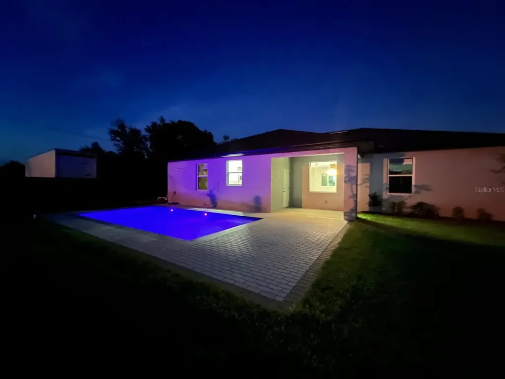 1326 NE 7th Place Cape Coral FL 33909