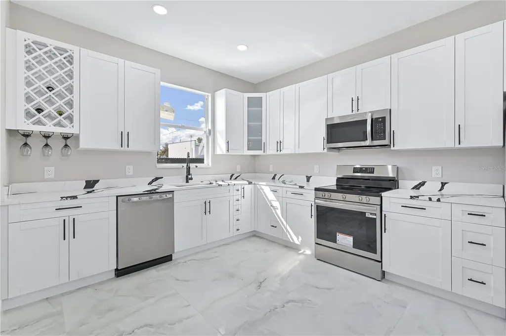 1326 NE 7th Place Cape Coral FL 33909