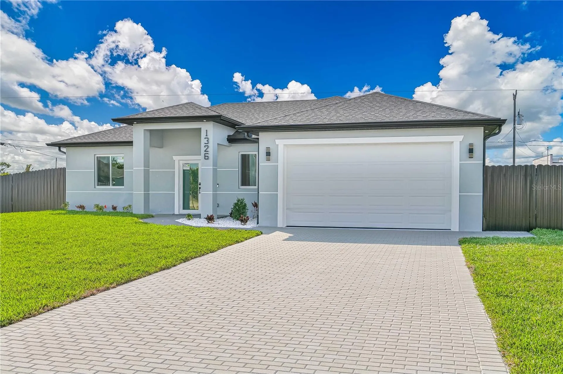 1326 NE 7th Place Cape Coral FL 33909