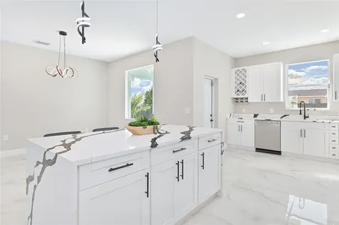 1326 NE 7th Place Cape Coral FL 33909