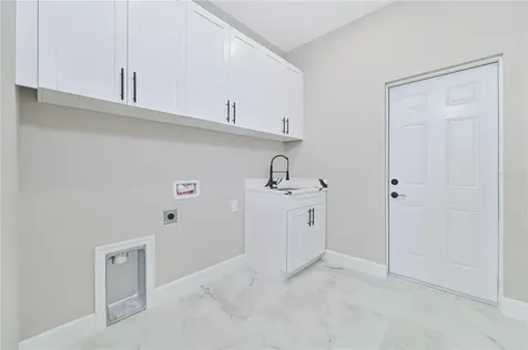 1326 NE 7th Place Cape Coral FL 33909