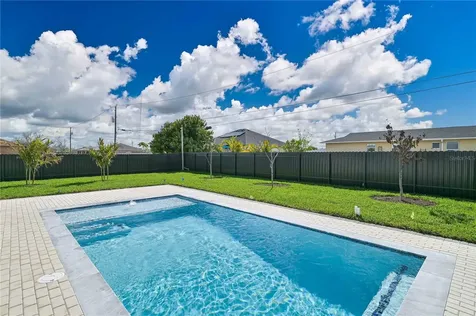 1326 NE 7th Place Cape Coral FL 33909