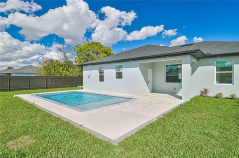 1326 NE 7th Place Cape Coral FL 33909