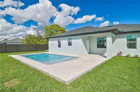 1326 NE 7th Place Cape Coral FL 33909