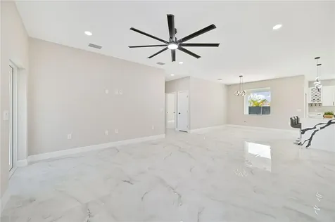 1326 NE 7th Place Cape Coral FL 33909