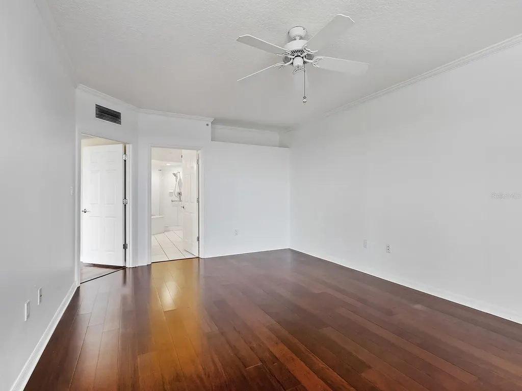 5420 Eagles Point Circle Sarasota FL 34231