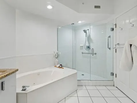 5420 Eagles Point Circle Sarasota FL 34231