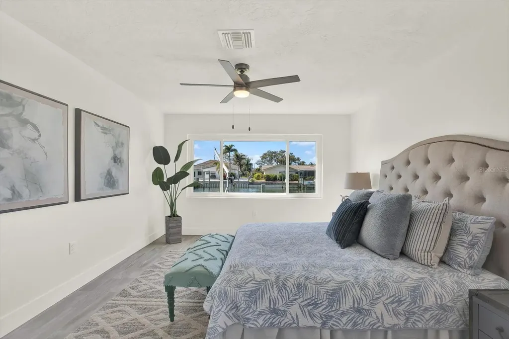 1979 Iowa Avenue NE St Petersburg FL 33703