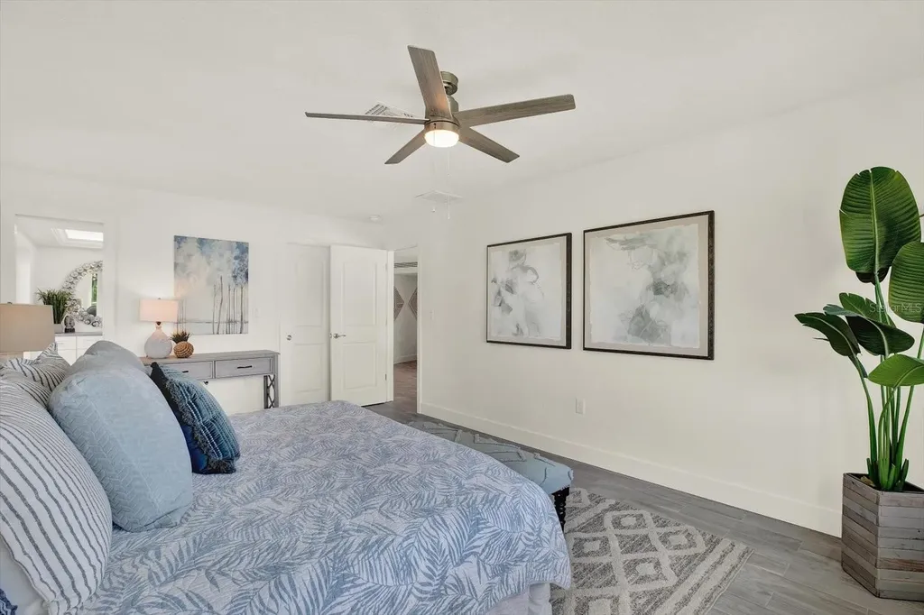 1979 Iowa Avenue NE St Petersburg FL 33703